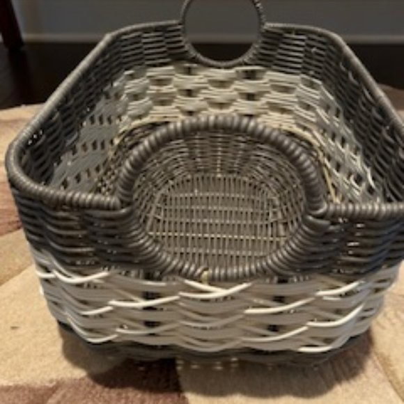 Brown & Cream Basket with Handles 14"L x 10"W x 7"D New - Picture 3 of 5